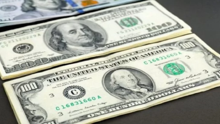 El Dólar “Blue” bajó y se alejó de los $500