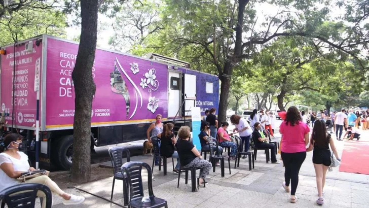 Realizan un mega operativo de salud en calle Ecuador al 2.700