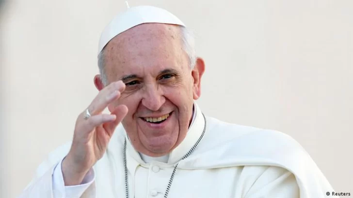 Francisco reapareció ante miles de fieles en el Vaticano: “Gracias de corazón”