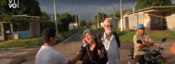 Reclamo de un grupo de vecinos por una camioneta que arroja basura a la calle