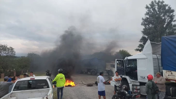 Realizan un corte en la ruta 305 a la altura de El Colmenar