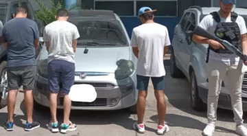 Atraparon a tres jóvenes que abrían autos con un inhibidor de señal