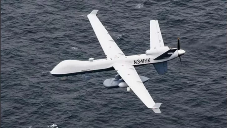 Un avión ruso chocó a un drone estadounidense que patrullaba sobre el Mar Negro