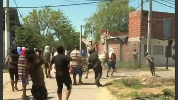 Rosario: los vecinos fueron a buscar a los narcos y derribaron los búnkeres de la zona