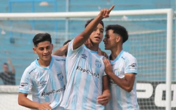 Atlético Tucumán triunfó frente a La Academia Atlético Tucumán triunfó frente a La Academia