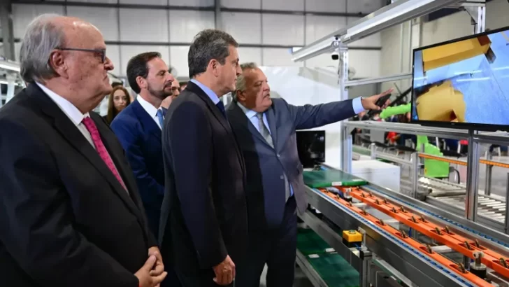 Massa inauguró la primera fábrica inteligente de Latinoamérica