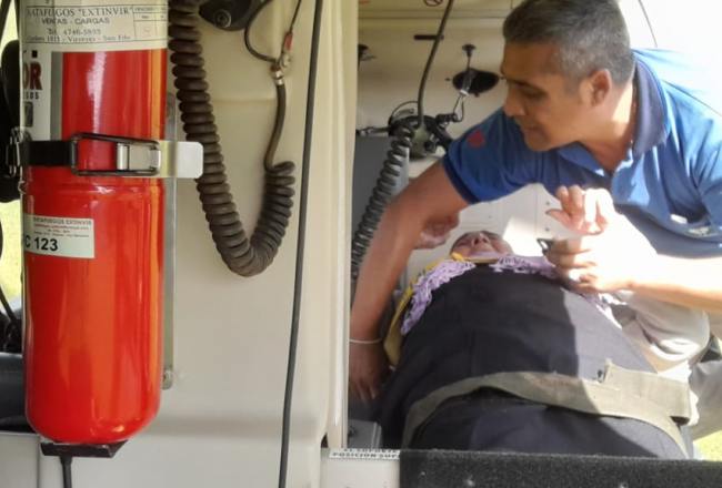 El helicóptero de la Provincia trasladó a una mujer accidentada