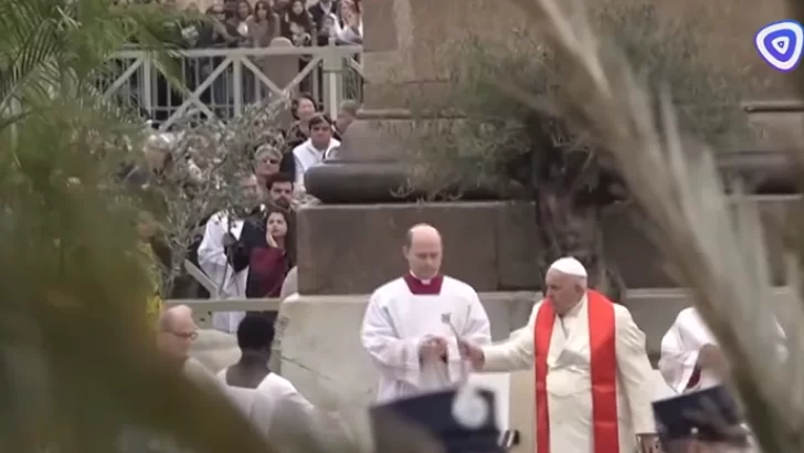 El Papa Francisco celebró la misa por el Domingo de Ramos tras ser dado de alta