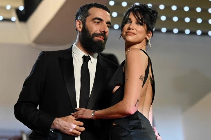 Dua Lipa confirmó su romance con el reconocido Romain Gravas