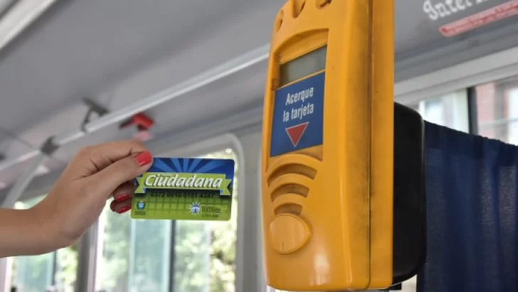 Permiten usar las tarjetas Ciudadana y Metropolitana con saldo negativo equivalente a cuatro viajes para el transporte público