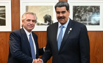 La oposición criticó a Alberto Fernández por la foto con Nicolás Maduro: “Siempre del lado equivocado” La oposición criticó a Alberto Fernández por la foto con Nicolás Maduro: “Siempre del lado equivocado”