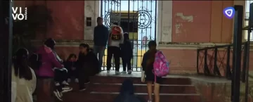 Luego del paro, hoy hay clases y los docentes van a casa de Gobierno para revisar la pauta salarial