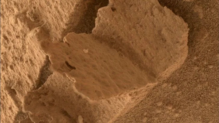 ¿Un libro en Marte?: de qué se trata el objeto que fotografió la NASA
