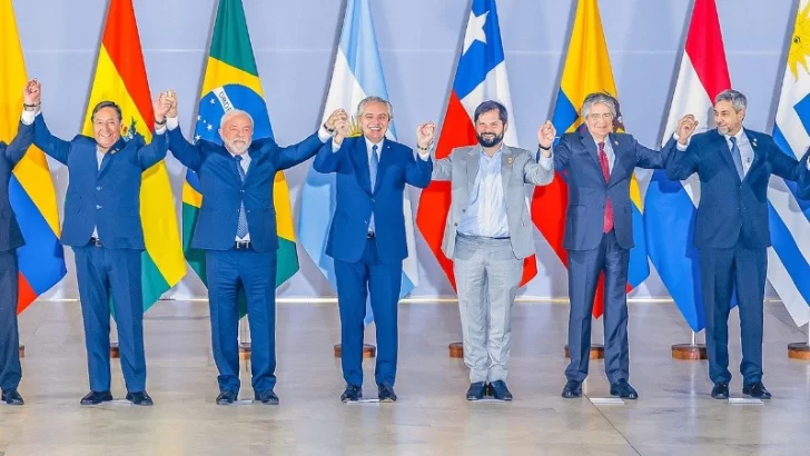 Lula propuso revivir la Unasur y trabajar para abandonar el dólar en el comercio regional