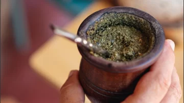 Una joven argentina contó que casi la llevan presa por tomar mate en Italia Una joven argentina contó que casi la llevan presa por tomar mate en Italia