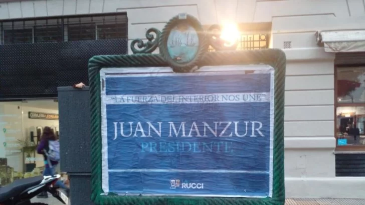 Juan Manzur presidente: Los carteles que colmaron la Ciudad de Buenos Aires