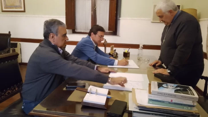 Los candidatos Sánchez y Alfaro se sumaron al acuerdo con el Arzobispado