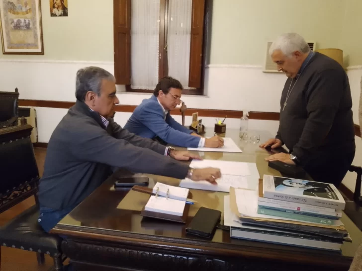 Los candidatos Sánchez y Alfaro se sumaron al acuerdo con el Arzobispado
