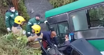 Accidente en la Ruta 65 entre un colectivo y un automovil deja seis heridos