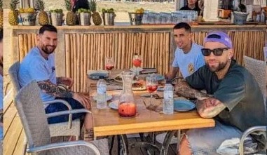 Lionel Messi regresa a Rosario para disfrutar de sus vacaciones Lionel Messi regresa a Rosario para disfrutar de sus vacaciones