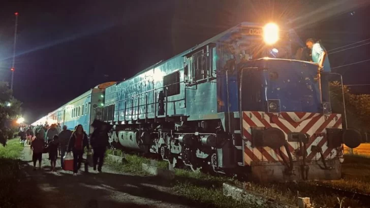 El tren de pasajeros regresa a la estación de San Miguel de Tucumán