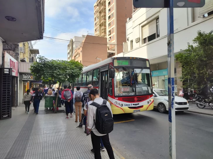 La Comisión de Transporte del Concejo Deliberante analiza el aumento del precio del boleto de colectivo La Comisión de Transporte del Concejo Deliberante analiza el aumento del precio del boleto de colectivo