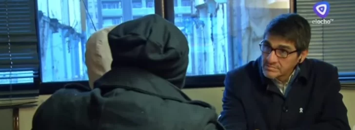 Una mujer y su hijo sufrieron un robo cuando el semáforo estaba en rojo