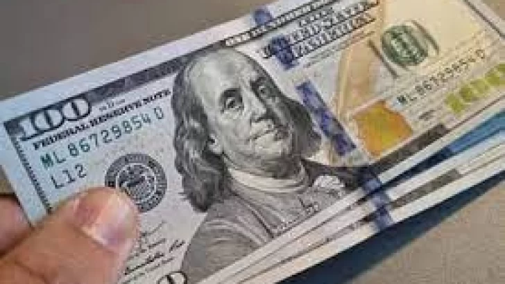 El dólar blue alcanza los $499, aumentando cuatro pesos respecto al cierre anterior