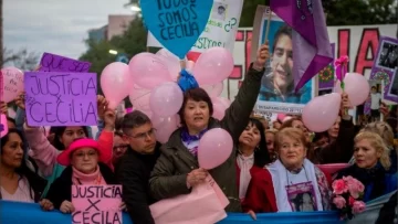Caso Cecilia: la mamá encabeza marcha en Buenos Aires y prepara movilizaciones en otros puntos del país Caso Cecilia: la mamá encabeza marcha en Buenos Aires y prepara movilizaciones en otros puntos del país