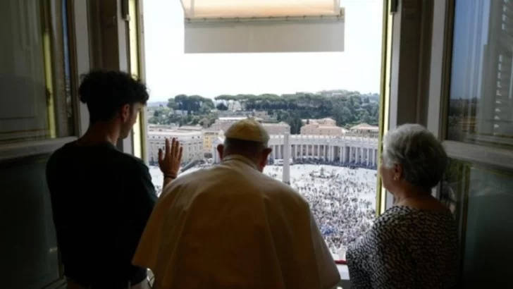 El papa Francisco pidió acciones concretas contra el cambio climático, en medio de la ola de calor europea