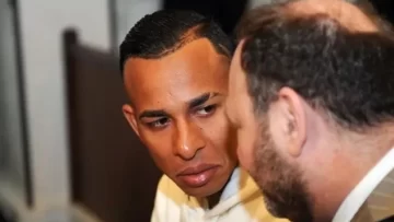 Sebastián Villa, condenado por violencia de género, volvió al país y se presentó en Boca Sebastián Villa, condenado por violencia de género, volvió al país y se presentó en Boca