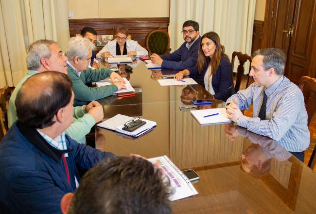 ATEP y UDT junto al gobierno provincial se reunieron hoy en el marco de las paritarias docentes