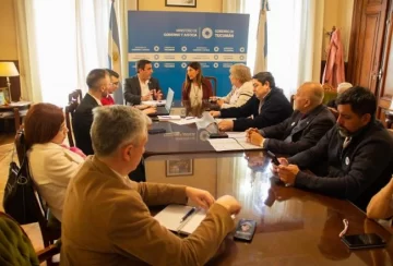 Se llevó a cabo un nuevo encuentro entre el gobierno provincial y representantes del sector de la salud