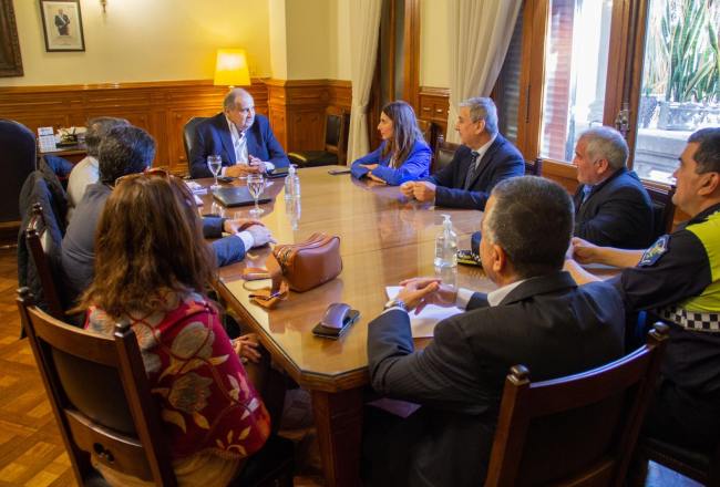 Nuevo encuentro entre el Gobierno y la Policía en el marco de las paritarias Nuevo encuentro entre el Gobierno y la Policía en el marco de las paritarias
