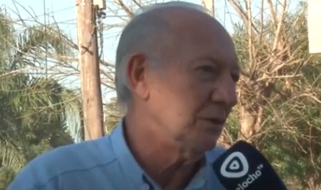 Vecinos de la calle Chile y Viamonte exigen una solución ante los derrames cloacales y tóxicos