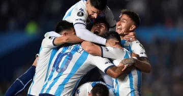 Racing ganó, gustó y goleó para clasificar a los cuartos de final de la Libertadores