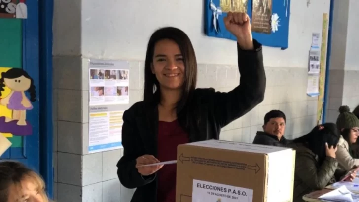 Alejandra Arreguez, precandidata a Diputada Nacional, emitió su voto