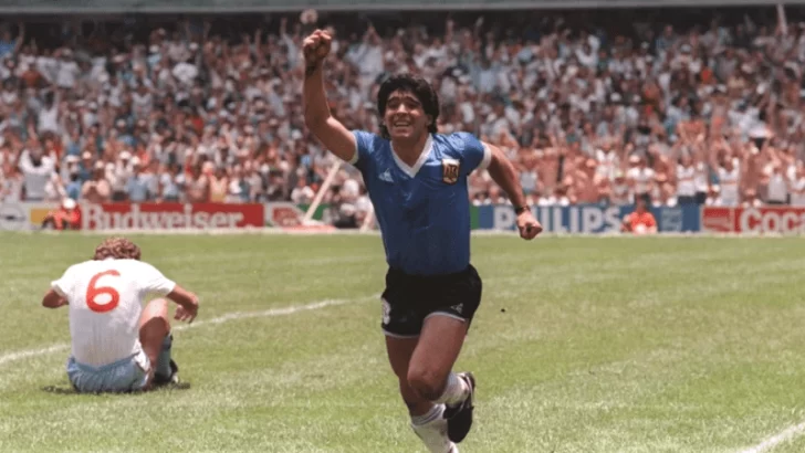 Diego Maradona fue elegido como el deportista más popular de la historia por un medio de Inglaterra