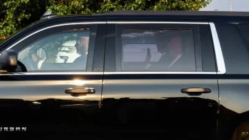 Trump se entregó en una cárcel pero fue fichado y quedó en libertad