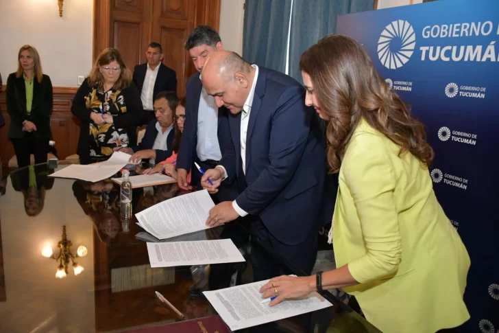 El Gobierno de la provincia firmó un acuerdo salarial con los trabajadores del IPSST El Gobierno de la provincia firmó un acuerdo salarial con los trabajadores del IPSST