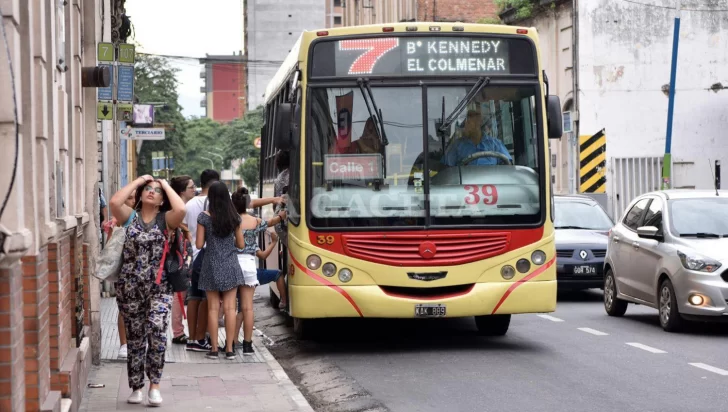 AETAT anunció que hoy no abonará el sueldo de agosto y los choferes del transporte público amenazan con un paro