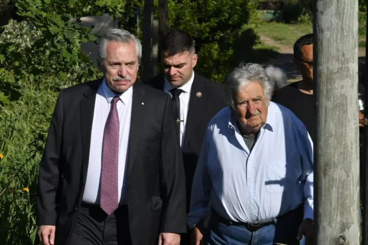 El presidente Alberto Fernández viajó a Uruguay y visitó a Pepe Mujica