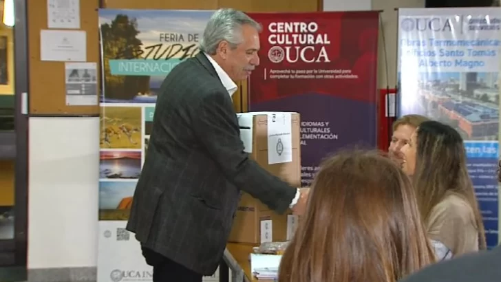 El presidente de la nación Alberto Fernández emitió su voto
