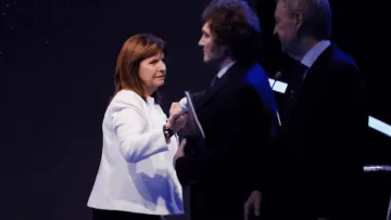 Patricia Bullrich denunció a Javier Milei por decir que ella “tiraba bombas en jardines de infantes” Patricia Bullrich denunció a Javier Milei por decir que ella “tiraba bombas en jardines de infantes”