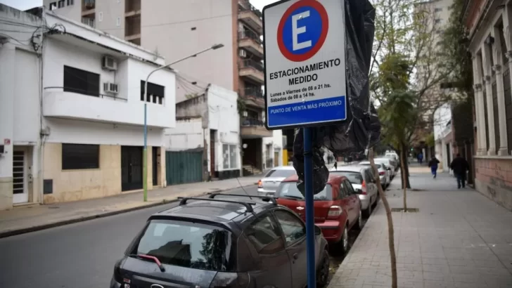 Se planea prohibir el estacionamiento dentro del microcentro de la Capital