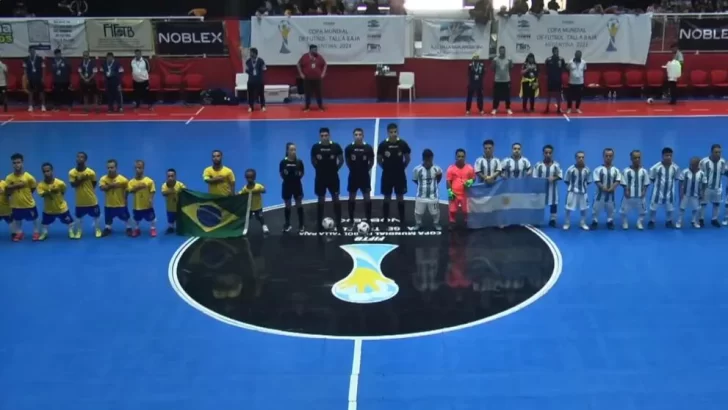 Argentina derrotó 2-0 a Brasil y se clasificó a las semifinales en el Mundial de talla baja