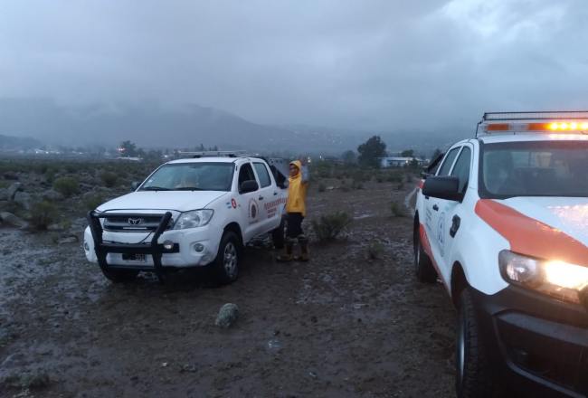Tucumán: Defensa Civil asiste a las zonas afectadas por las tormentas