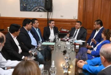 Se firmó un convenio para el tratamiento del depósito de residuos urbanos de El Mollar