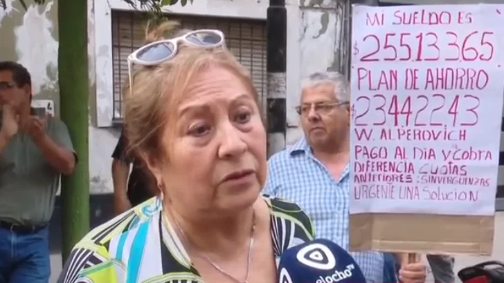 Un grupo de ahorristas protestaron por el alto valor de las cuotas de los automóviles