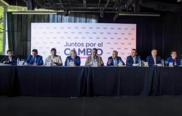 Gobernadores y legisladores de Juntos por el Cambio ratificaron la unidad del espacio y rechazaron cogobernar con Milei Gobernadores y legisladores de Juntos por el Cambio ratificaron la unidad del espacio y rechazaron cogobernar con Milei